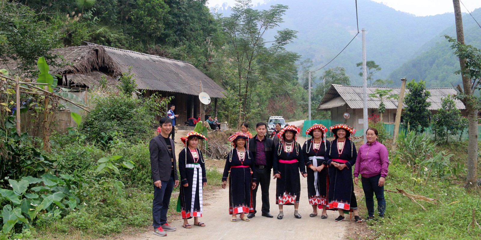 Sac Xuan tren cac ban nguoi muong o Phu Tho va Hoa Binh