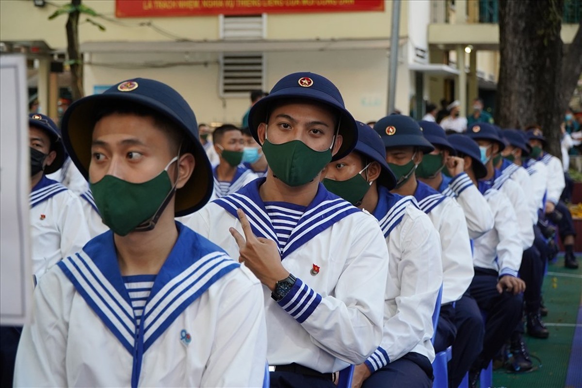 Xuc dong khoang khac nguoi than tien cac tan binh len duong nhap ngu-Hinh-9