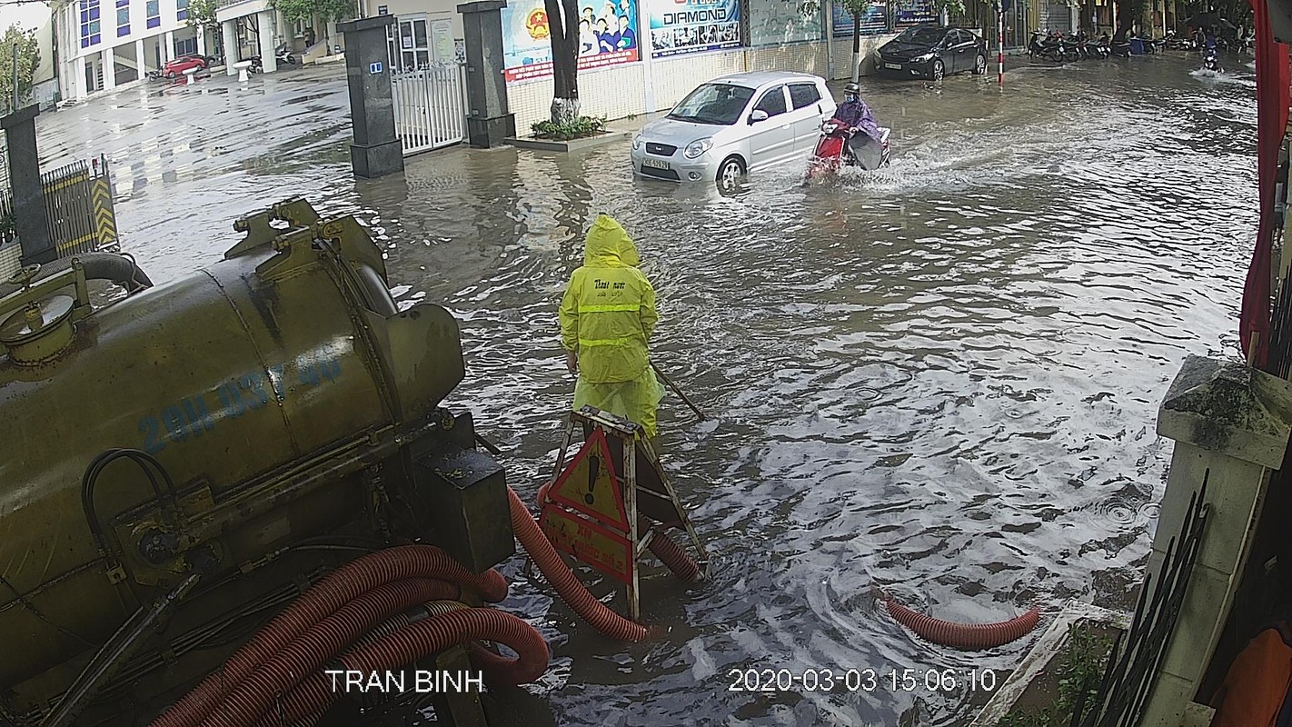 Canh bao 11 trong diem ngap ung khi mua lon o Ha Noi-Hinh-12