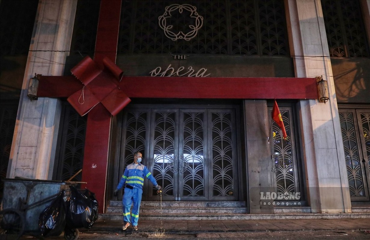 Ha Noi: Nhieu nguoi “ngam ngui” ra ve khi bar, karaoke phai dong cua-Hinh-8