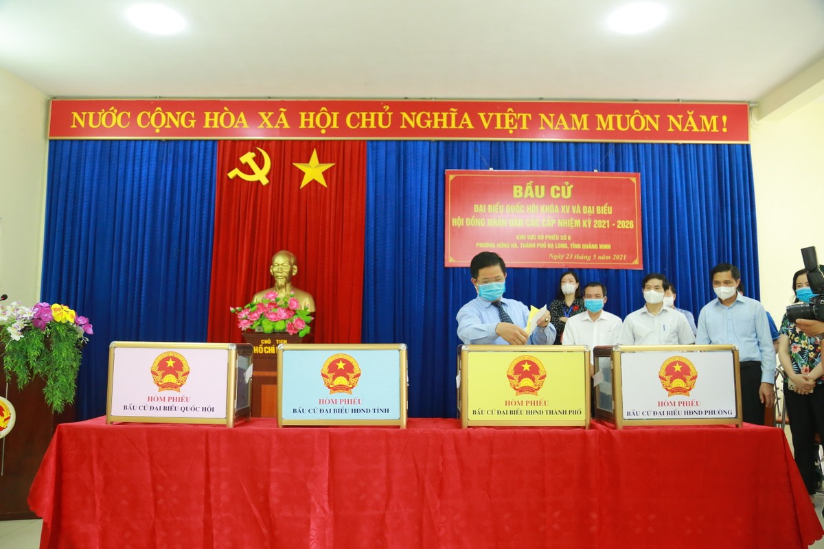 Quang Ninh: San sang phuong an bau cu trong khu vuc phong toa COVID-19-Hinh-6