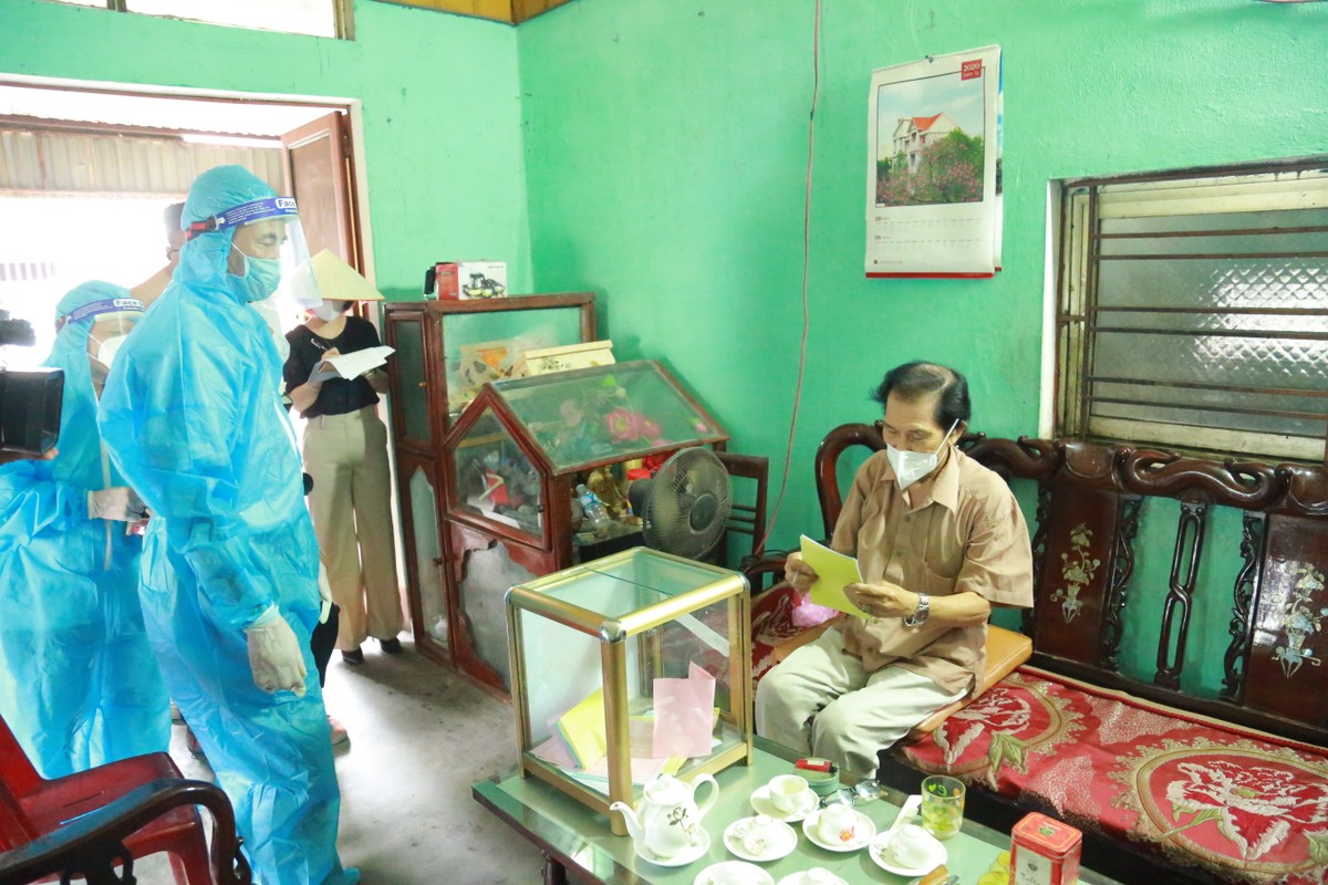 Quang Ninh: San sang phuong an bau cu trong khu vuc phong toa COVID-19-Hinh-8