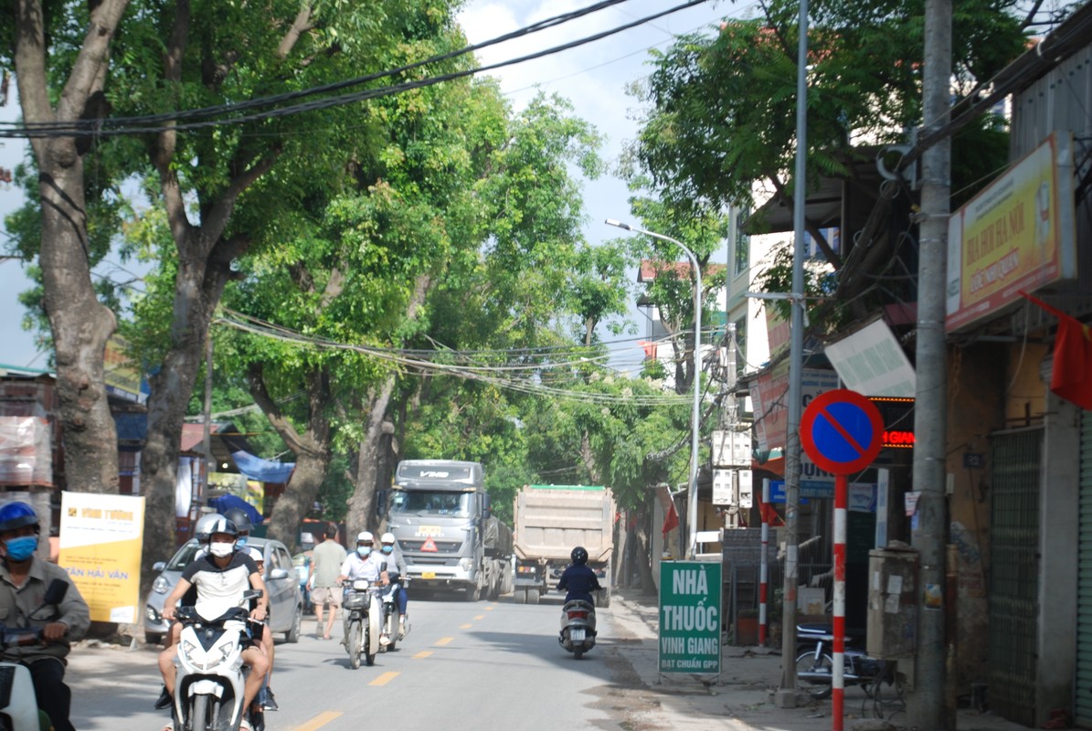 Ha Noi: Dan buc xuc vi xe tai 