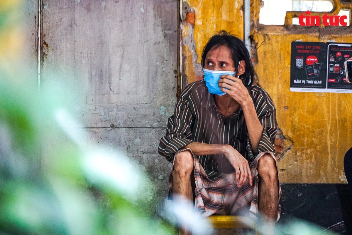 Ha Noi: Can canh cac khu tap the phai di dan khan cap trong mua mua bao-Hinh-13