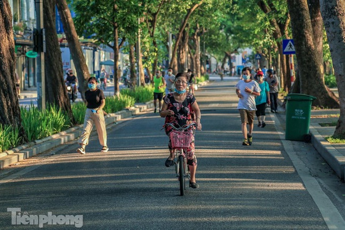 Ha Noi giang day chan khap loi, dan van tap the duc bat chap COVID-19-Hinh-13