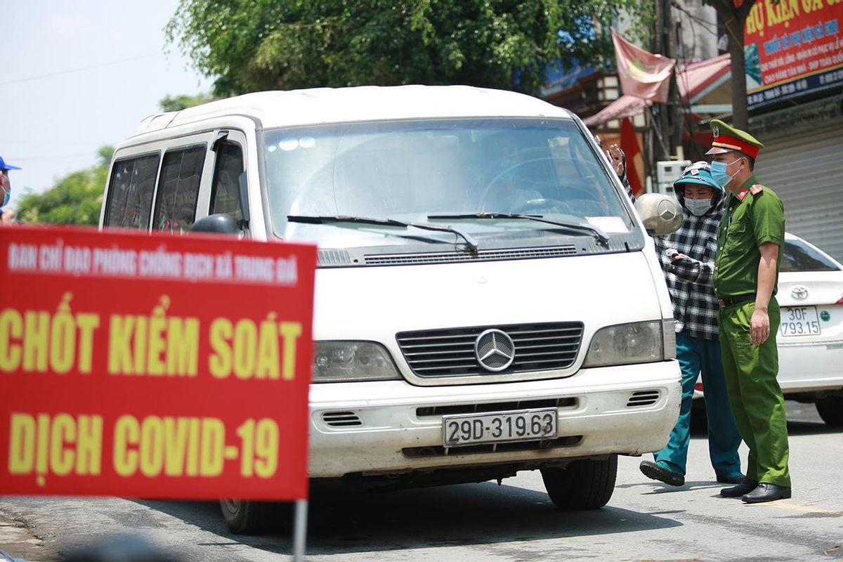 Nhung tinh nao yeu cau phai co giay xet nghiem COVID-19 khi ra vao?