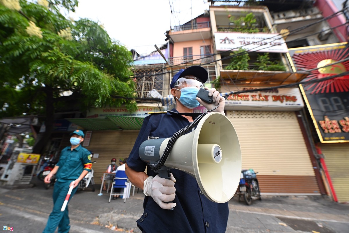 Nhieu chot kiem soat Covid-19 o Ha Noi bi un u-Hinh-10