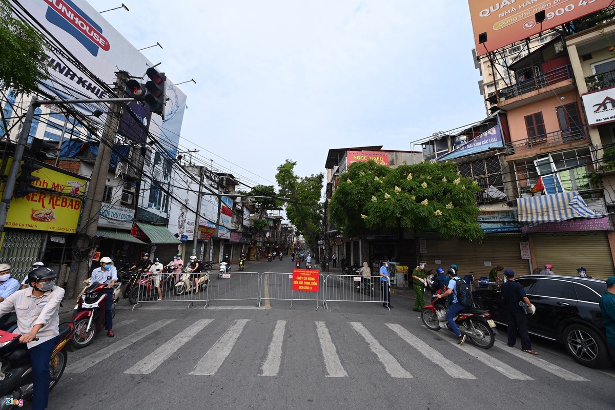 Nhieu chot kiem soat Covid-19 o Ha Noi bi un u-Hinh-9