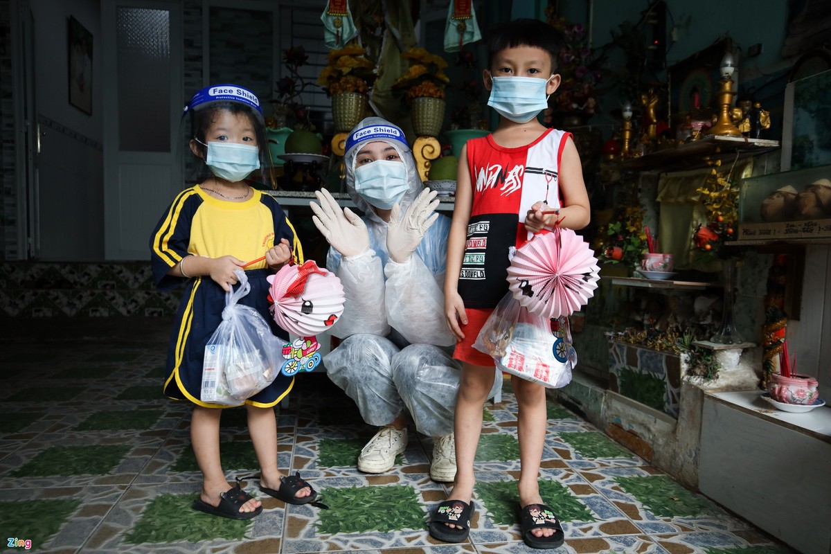 Trung thu ben cac em nho co hoan canh kho khan cua Hoa hau Tieu Vy-Hinh-9