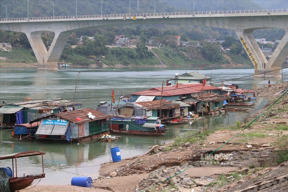 Cuoc song cua nguoi dan lang van chai giua long TP Hoa Binh-Hinh-2