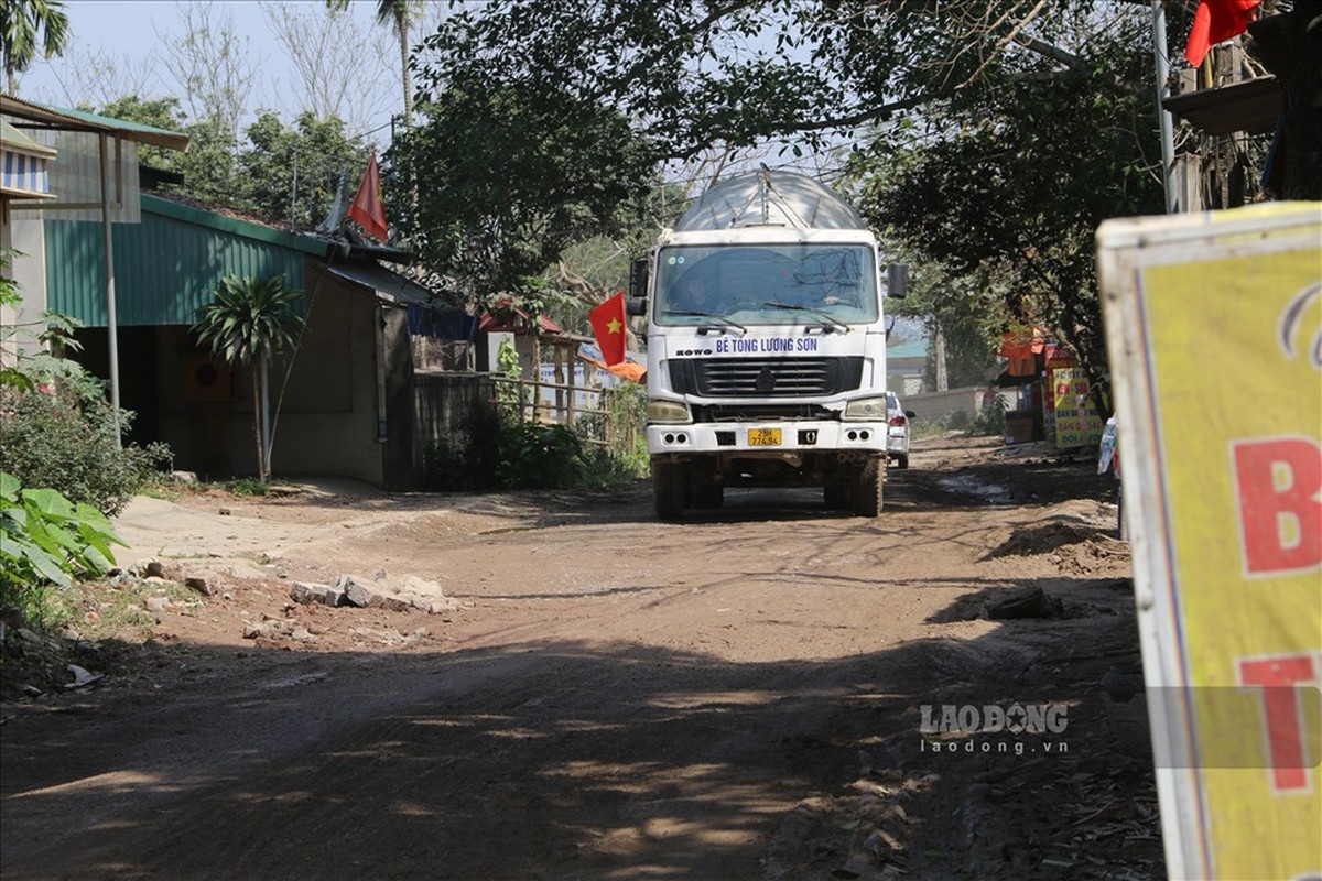 Duong dan sinh “nat nhu tuong” vi xe tai “cay ai” ngay dem-Hinh-13