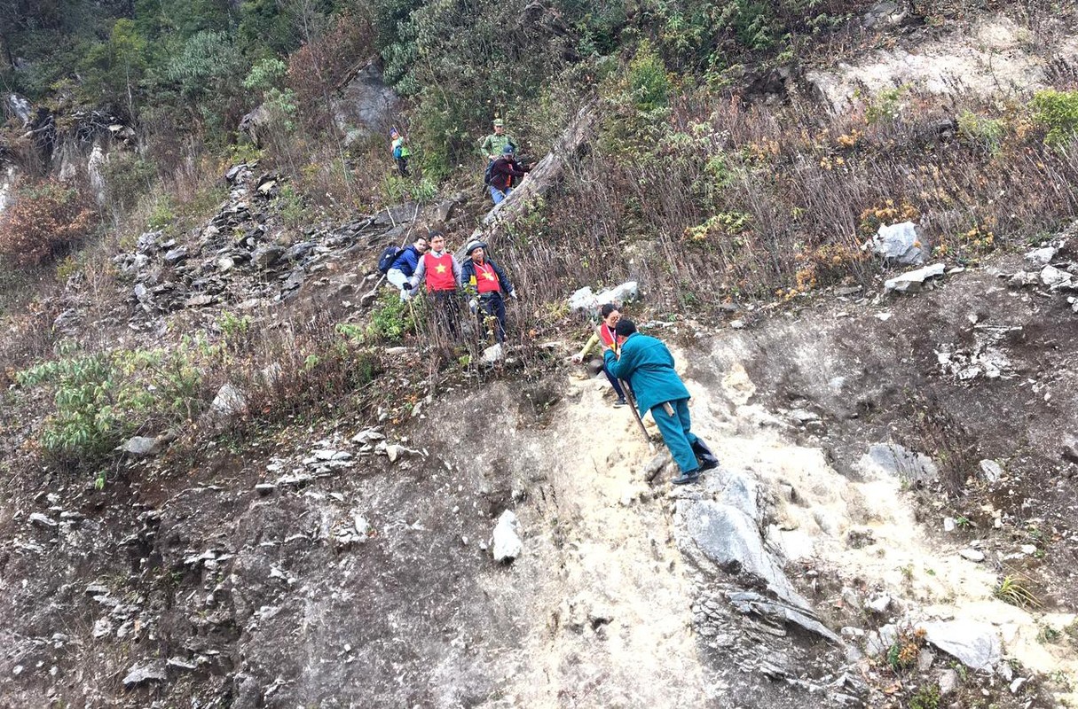 Ban tre thich thu du lich noi ‘cong troi Muong Long’-Hinh-12