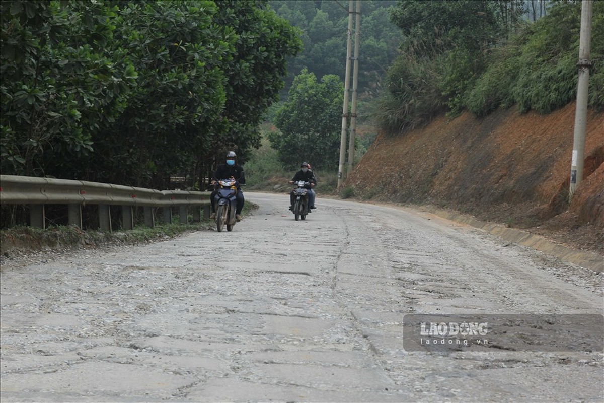 Yen Bai: Duong nat nhu tuong vi xe trong tai lon hoanh hanh-Hinh-9