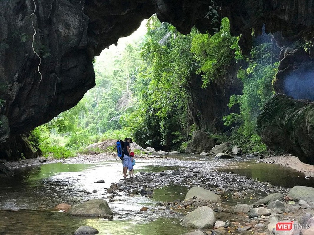 Quang Nam: Tuyet tac thien nhien Cong troi Dong Giang ngay xua va bay gio-Hinh-5