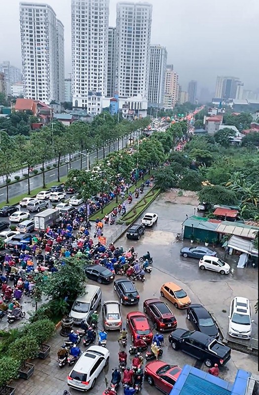 Mua trai mua, xe co un u hang dai tren nhieu tuyen duong o Ha Noi-Hinh-8