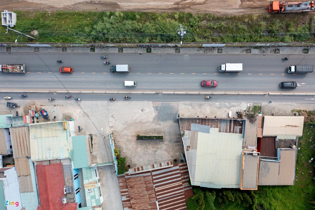 TP HCM: Doan duong hon 2 km sua 4 nam chua xong-Hinh-2