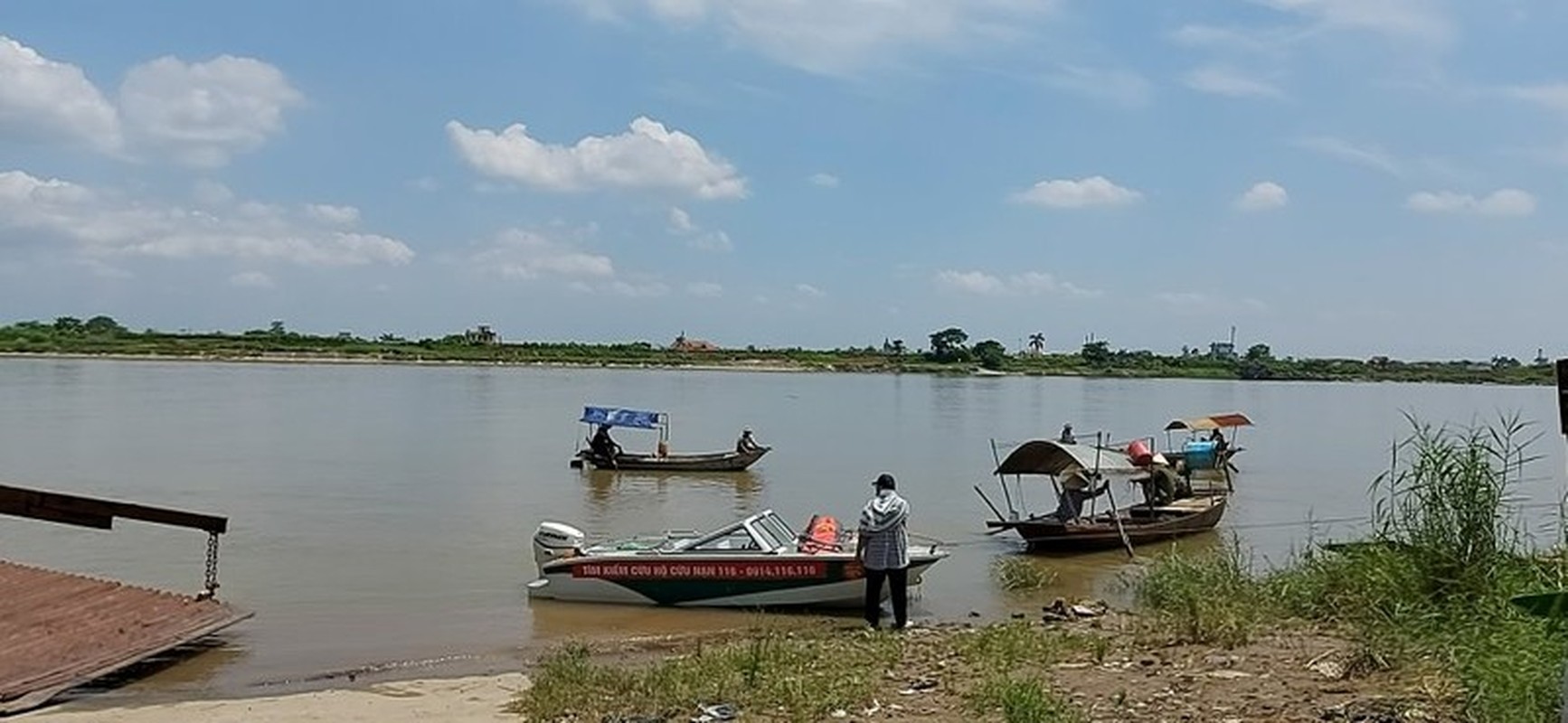 Tin nong 4/7: 132 doi tuong duong tinh voi ma tuy trong quan karaoke-Hinh-3