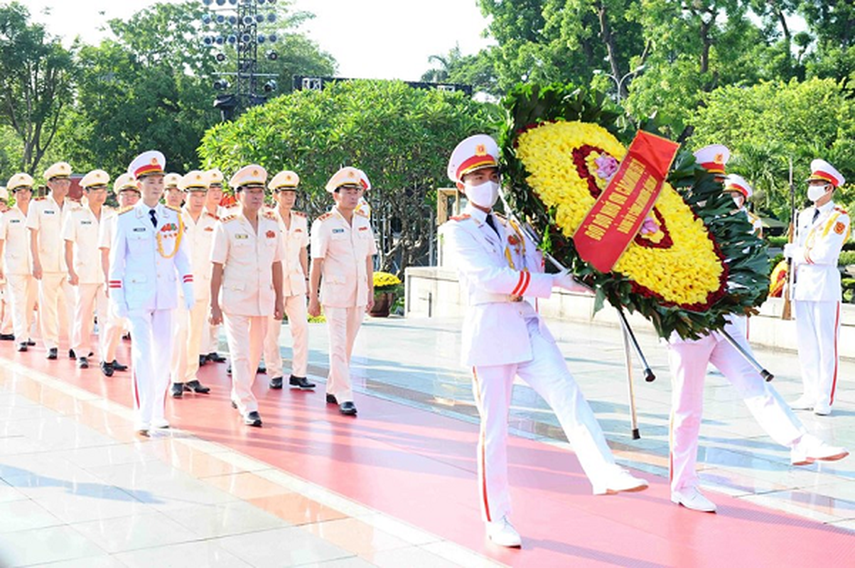 Hinh anh lanh dao Dang, Nha nuoc tuong niem cac Anh hung liet sy-Hinh-5