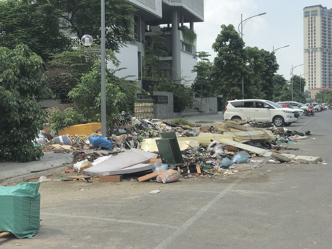 Ha Noi: Rac thai bua vay Vien Nghien cuu cao cap ve Toan-Hinh-7