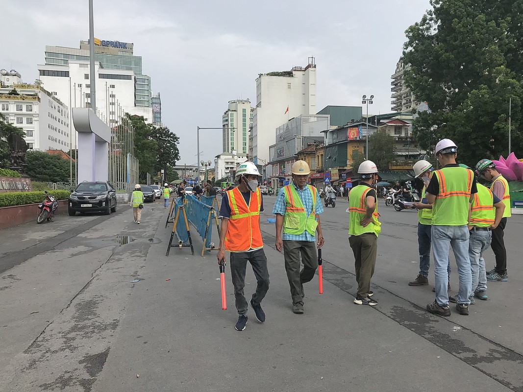 Rao duong Tran Hung Dao thi cong ga metro: Di chuyen qua day the nao?-Hinh-18