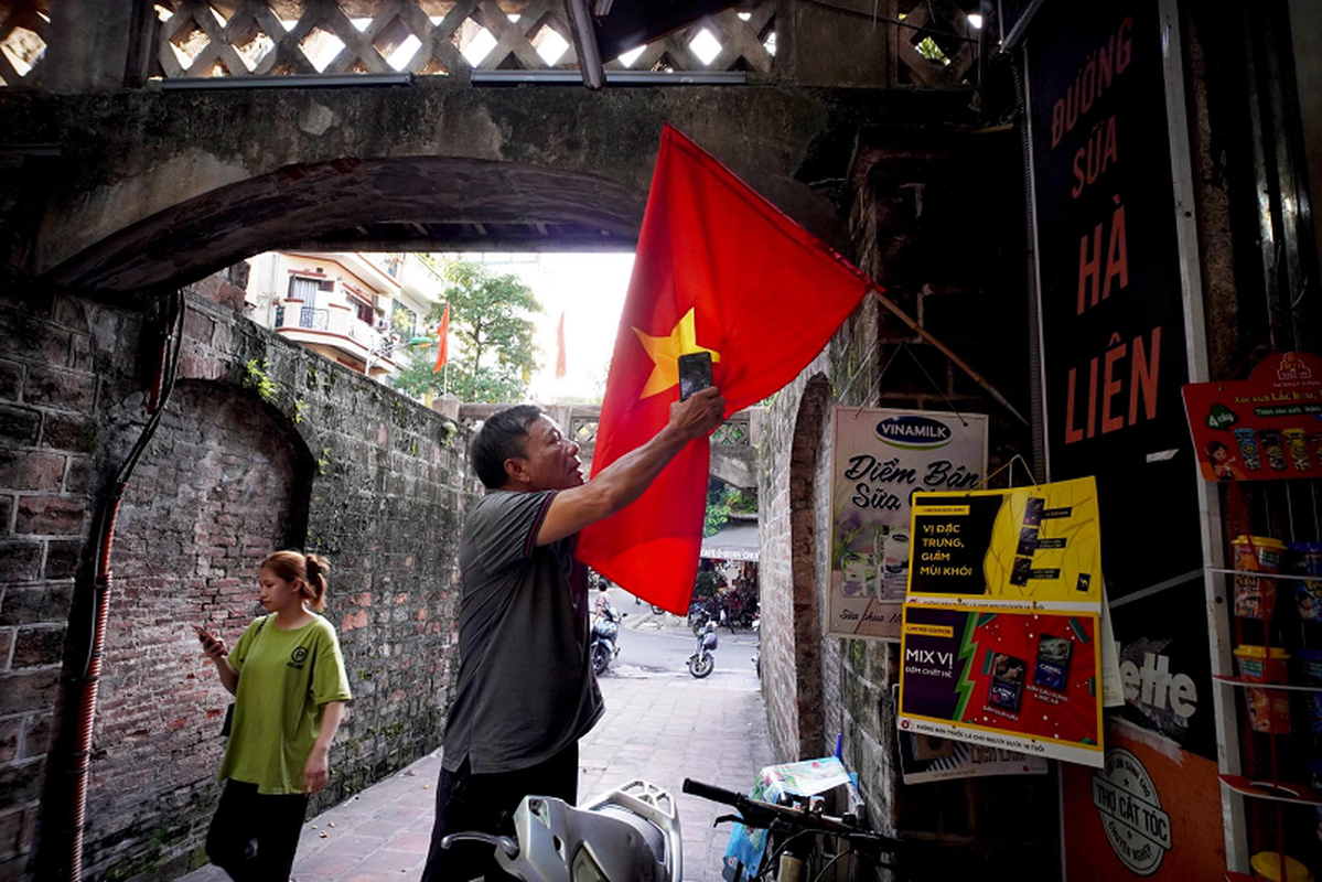 Ha Noi: Ruc ro co hoa chao mung ngay Quoc khanh 2/9-Hinh-11