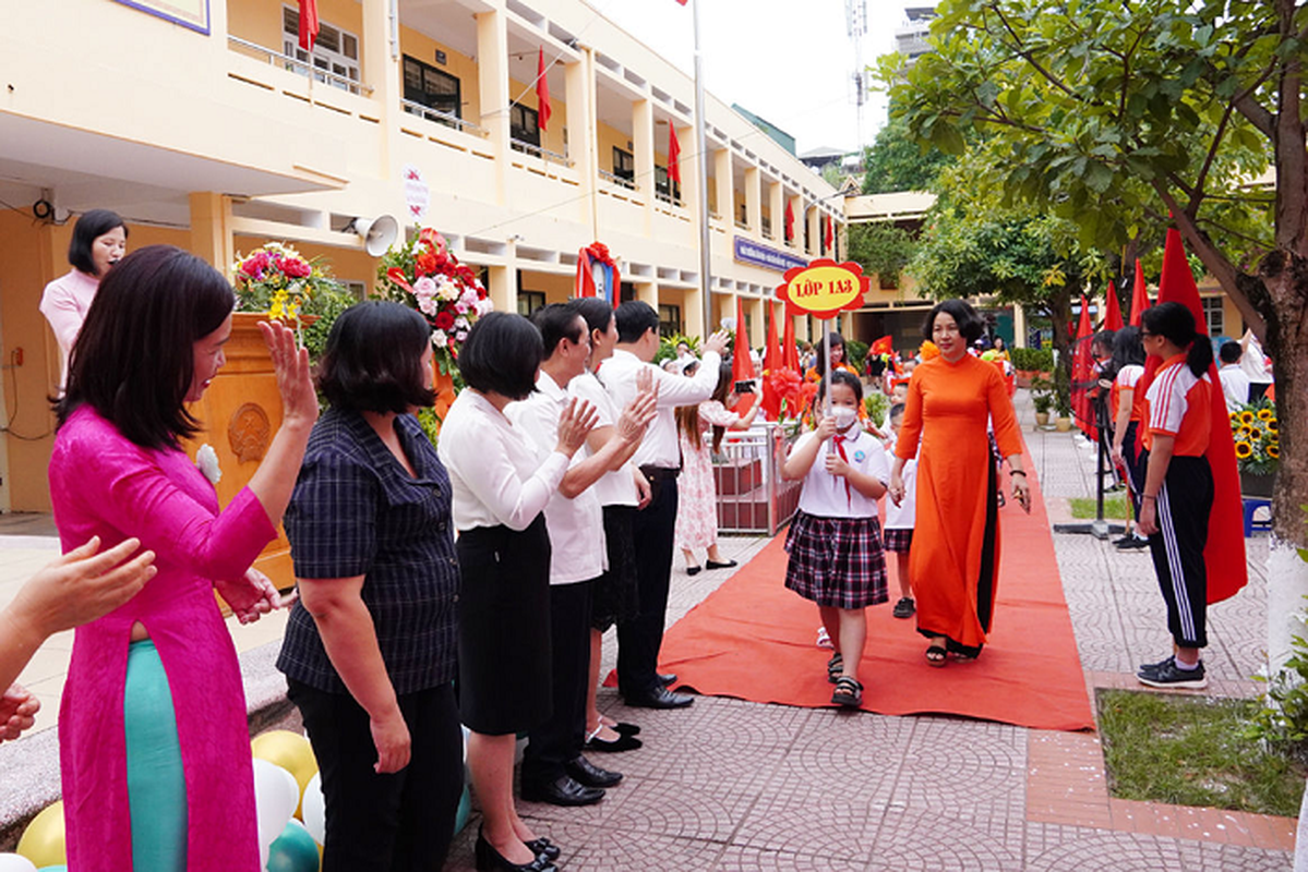 Sau 2 nam COVID-19, tre rang ro khi duoc den truong khai giang-Hinh-20