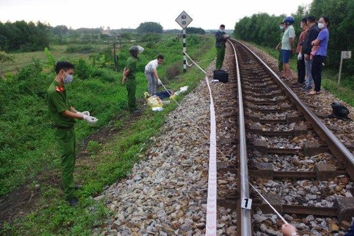 Tin nong 13/10: No sung vao quan ca phe lam 2 nguoi bi thuong-Hinh-6