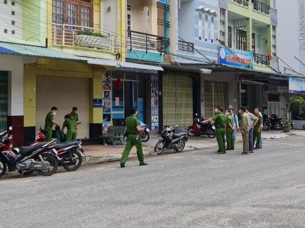 Tin nong 17/10: Sat hai ban than do tranh cai khi uong ca phe