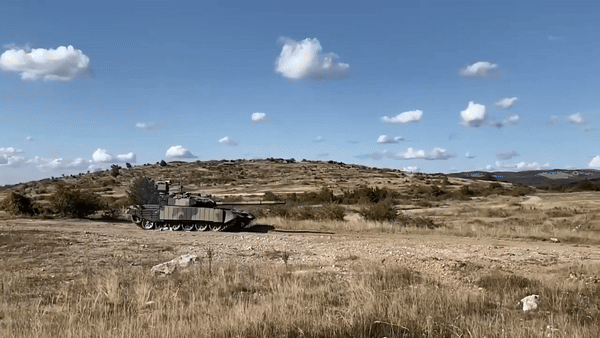 View - 	Xe tăng M 84AC1 được đánh giá mạnh ngang ngửa T 90M