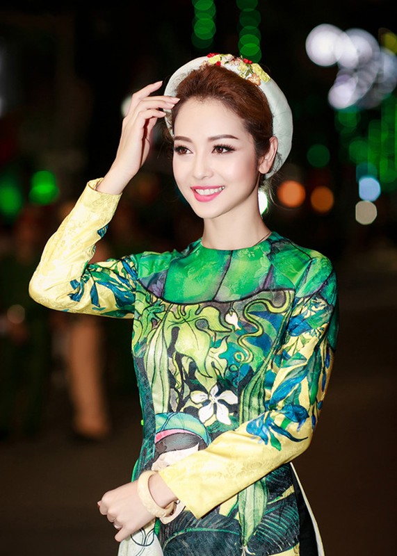 Jennifer Pham hoi ngo MC Danh Tung tai su kien-Hinh-6