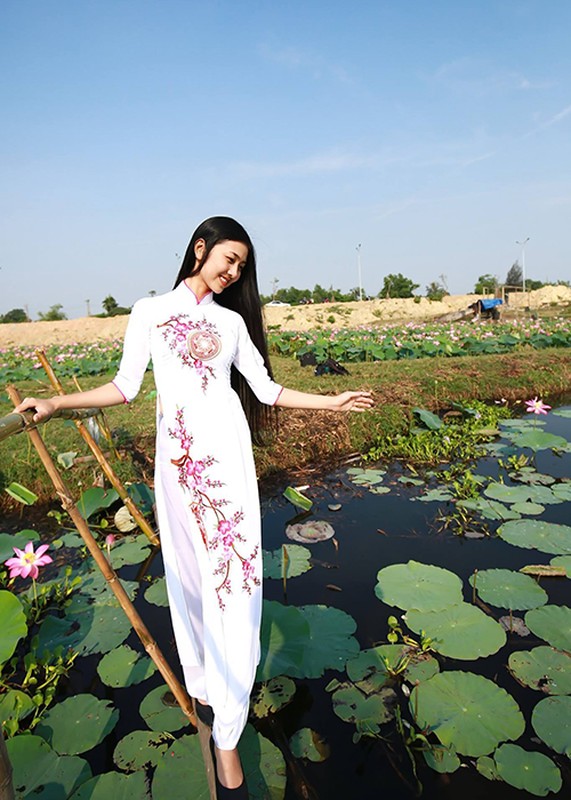 Ngam nhan sac ban sao Nguyen Thi Huyen tai Hoa hau VN-Hinh-11