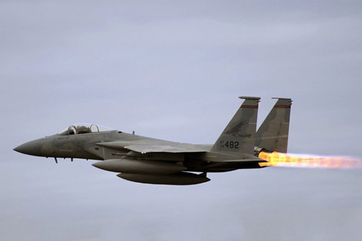 Chiem nguong suc manh chien dau co “Dai bang” F-15-Hinh-4