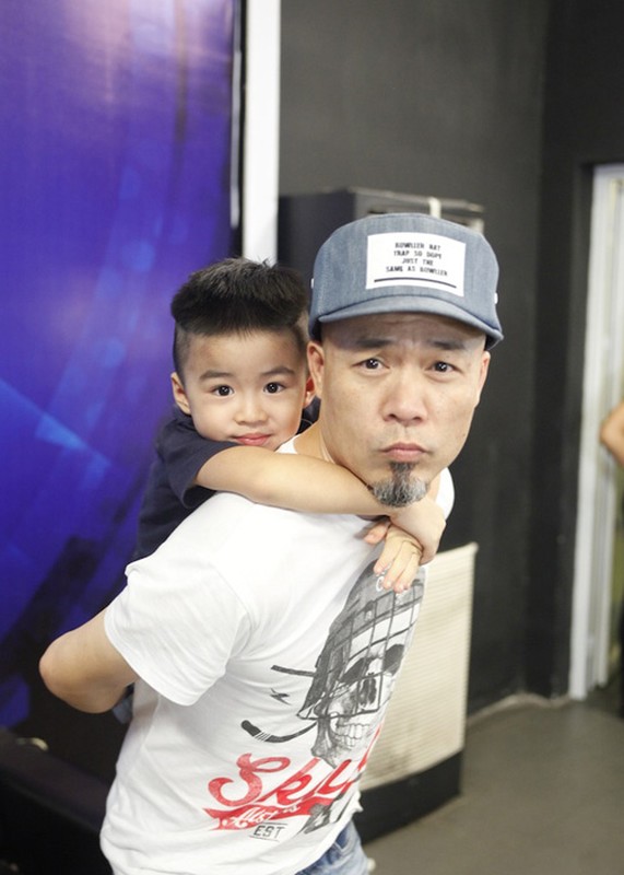 NS Huy Tuan khoe con trai o hau truong Vietnam Idol 2016-Hinh-2