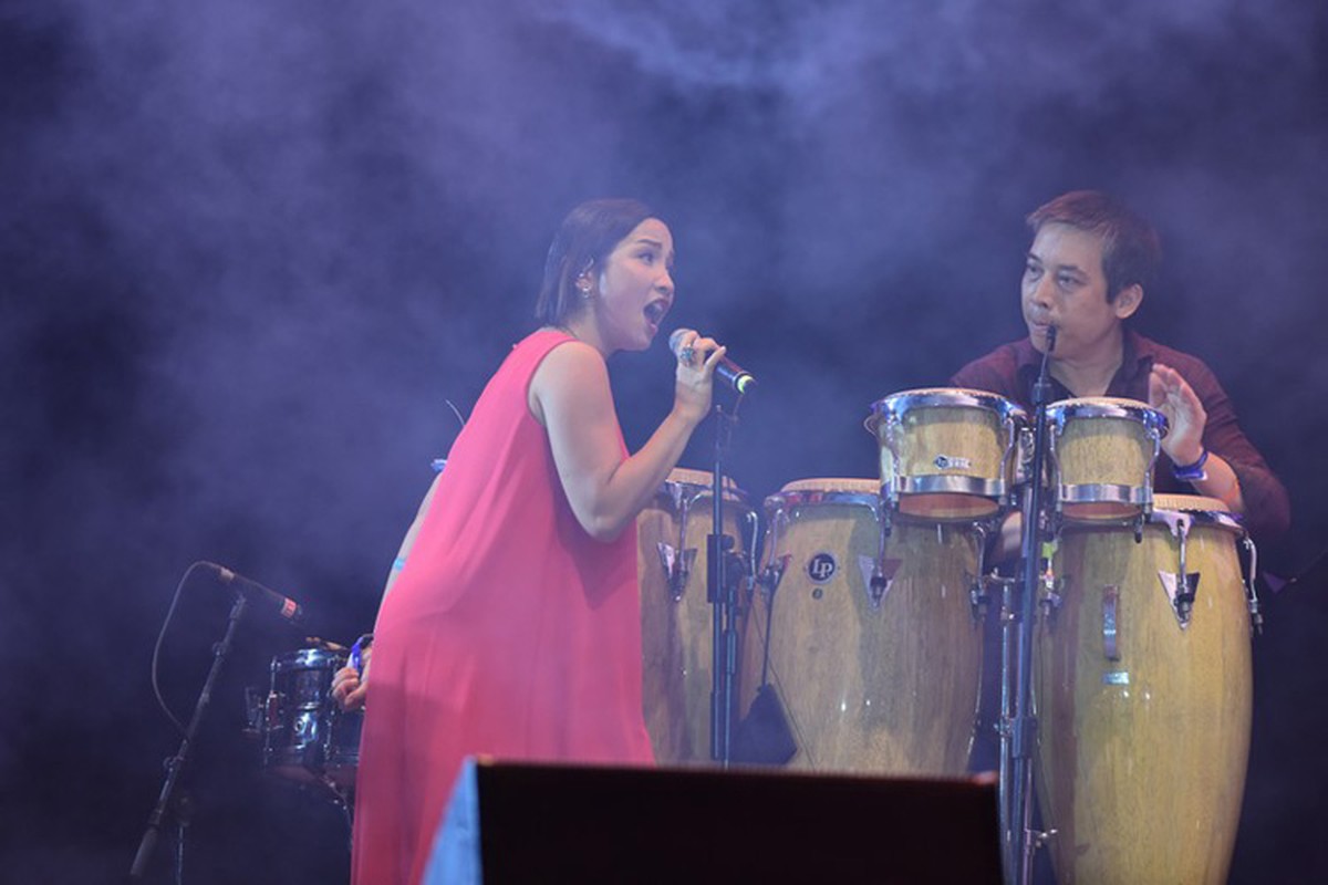 Diva My Linh phieu het minh tren san khau Monsoon Music Festival-Hinh-2