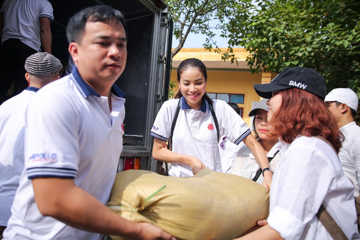 Am long Pham Huong mang nu cuoi den ba con mien Trung