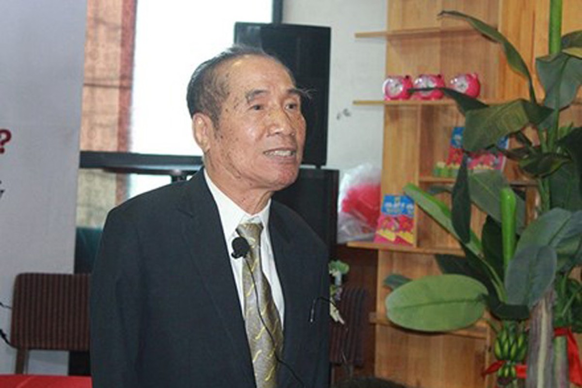 Hoa hau Diem Huong vui mung gap go thay Nguyen Ngoc Ky-Hinh-6