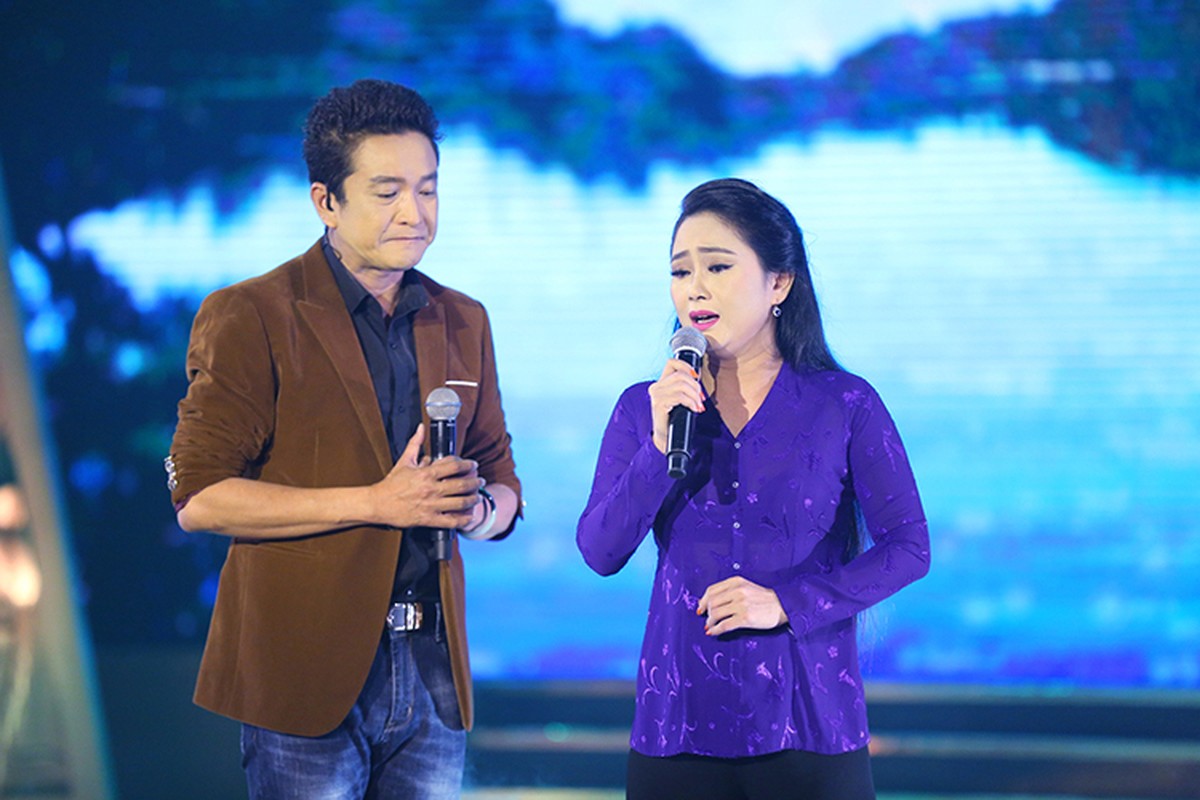 Le Phuong va tinh tre say sua nhay mua o hau truong-Hinh-9