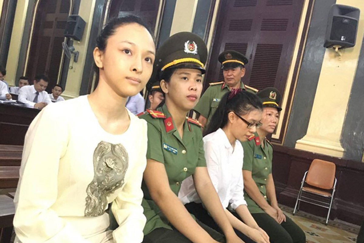 Tu xinh nhu hoa, Hoa hau Phuong Nga tham hai khi vuong scandal-Hinh-9