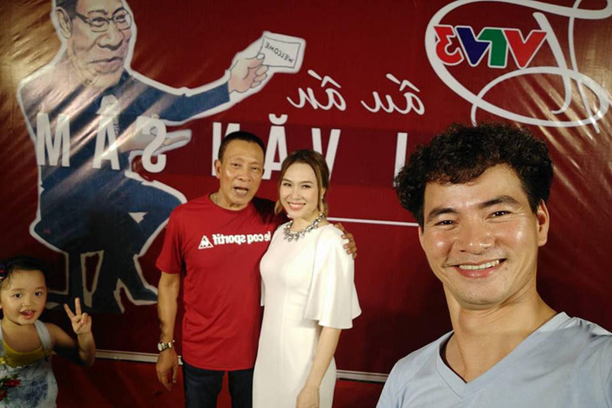 Nha bao Lai Van Sam vui het co tai tiec chia tay VTV