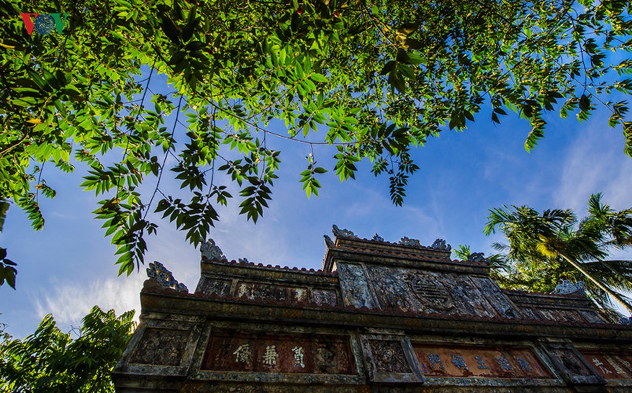 Ve xu Hue tham nhung phu de uy nghi