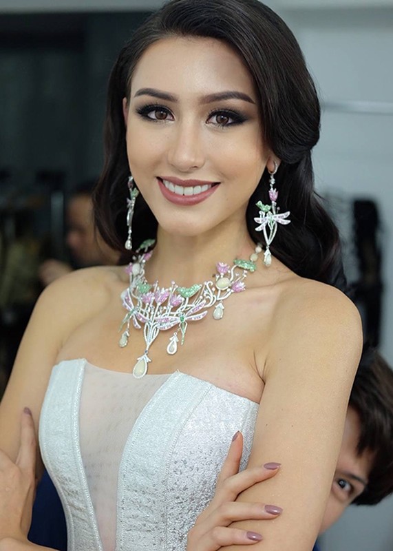 Chan dung nguoi dep Miss Grand International 2017 bi camera soi moi-Hinh-6