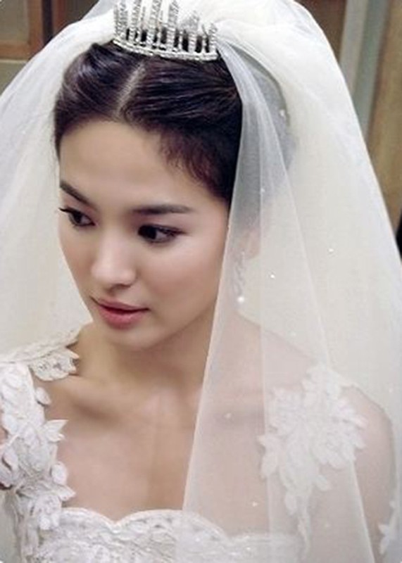 Ngat ngay hinh anh Song Hye Kyo mac vay cuoi truoc hon le-Hinh-2