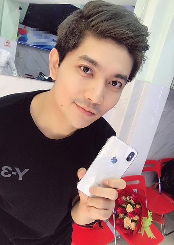 Hot Face sao Viet 24h: Sao Viet dong loat khoe so huu iPhone X-Hinh-2