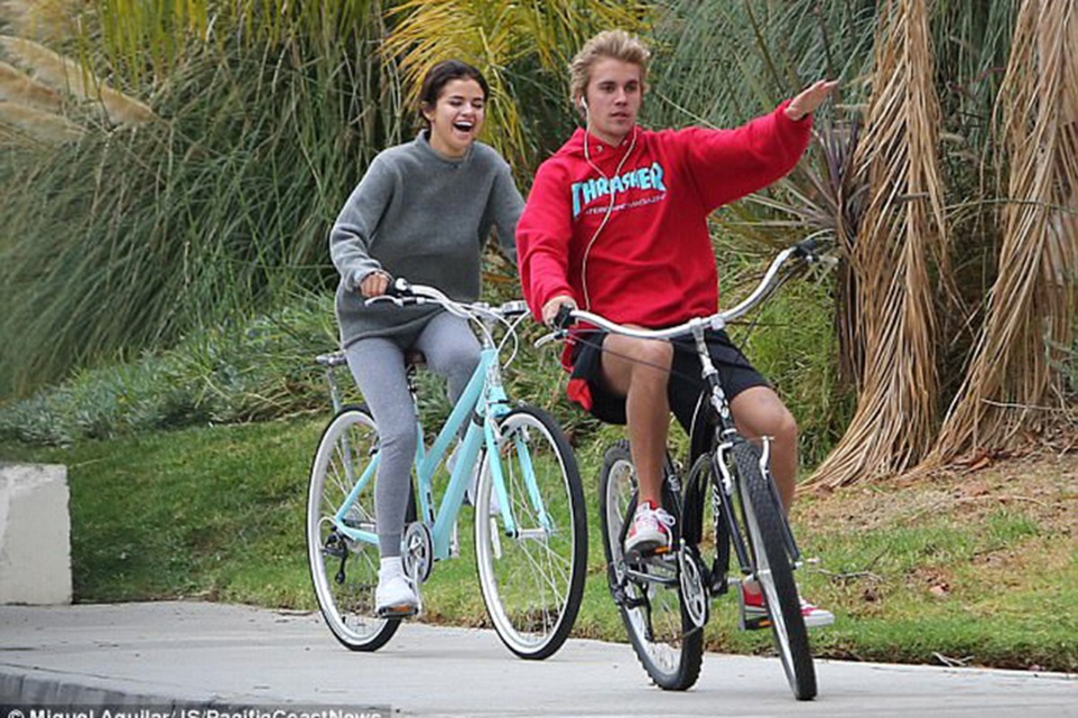 Selena Gomez va Justin Bieber chia tay roi tai hop chong mat-Hinh-13