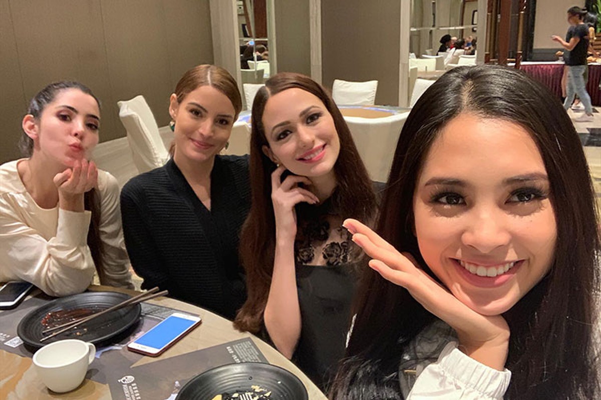 Tran Tieu Vy “nhang nhit” chup anh selfie tai Miss World 2018-Hinh-6