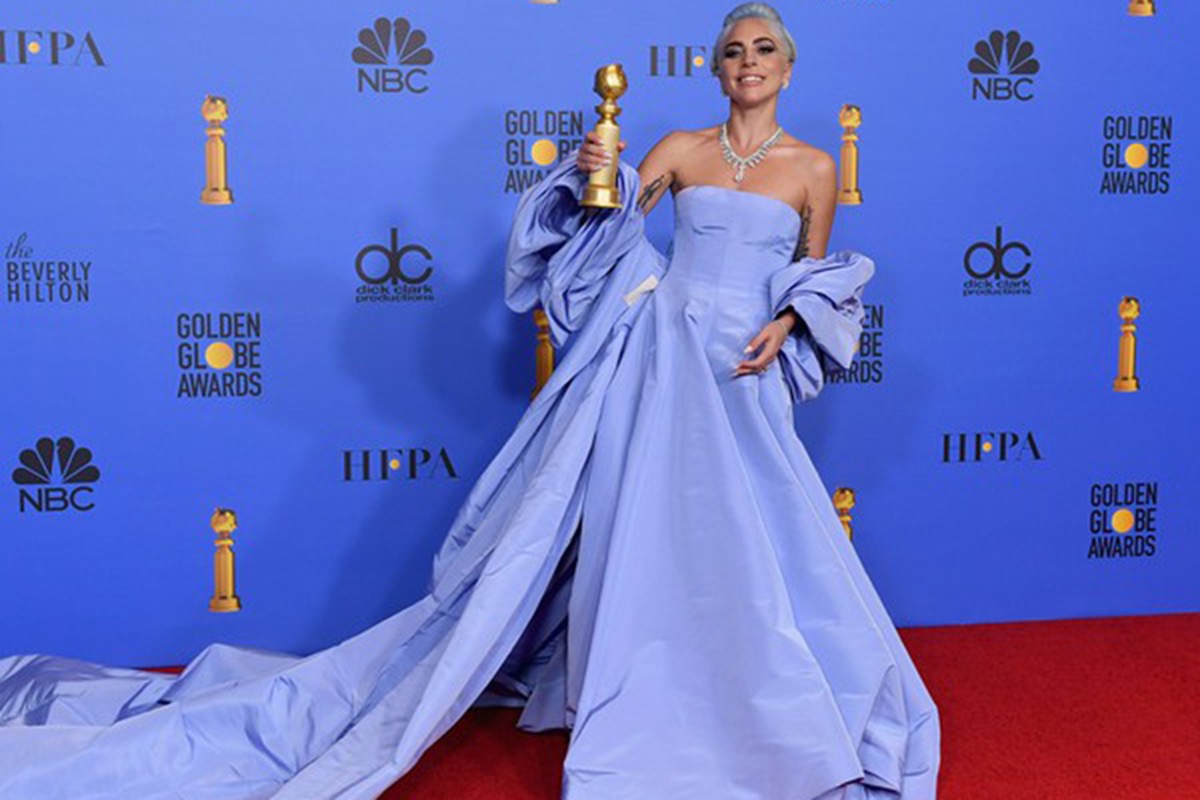 “Am” Qua cau vang 2019, Lady Gaga an mung ba dao o hau truong-Hinh-6