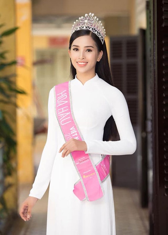 Hoa hau Tran Tieu Vy cang gian di cang dep me hon-Hinh-5