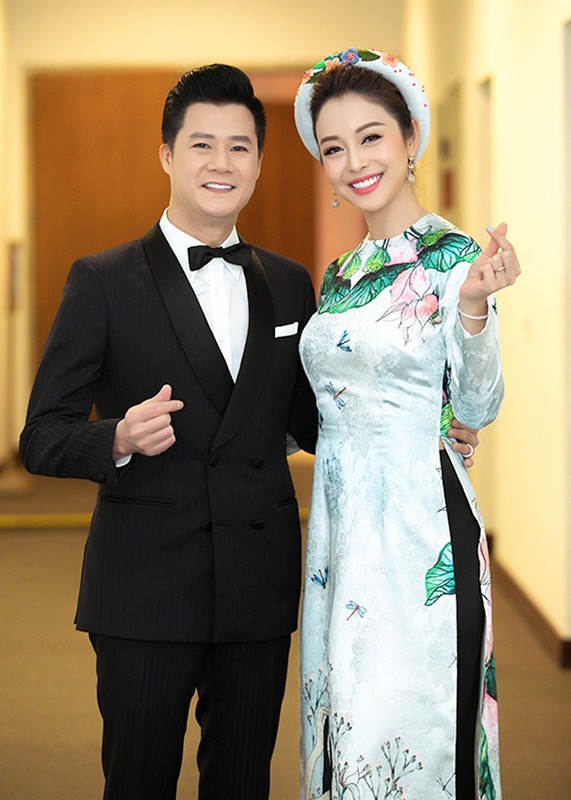 Jennifer Pham tuoi roi ben chong cu Quang Dung tai su kien-Hinh-2