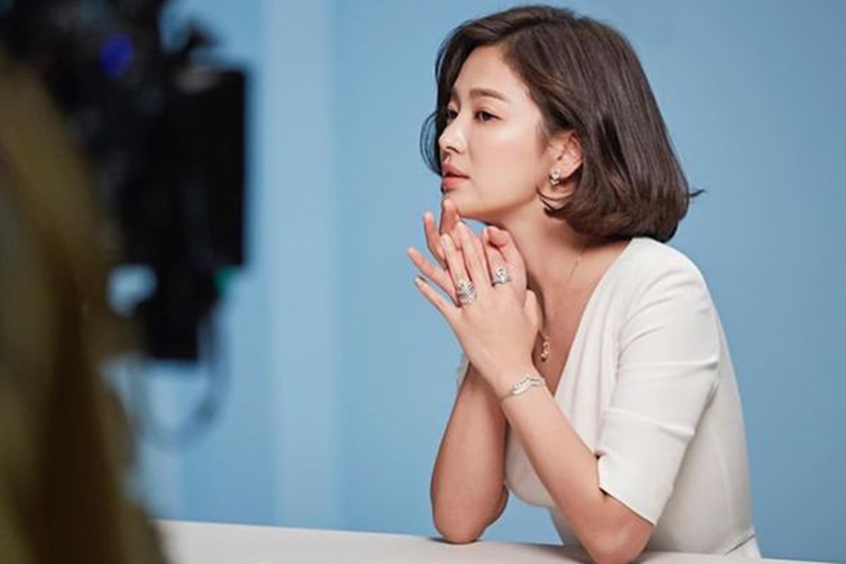 Song Hye Kyo khoe anh xinh dep sau on ao hon nhan-Hinh-6