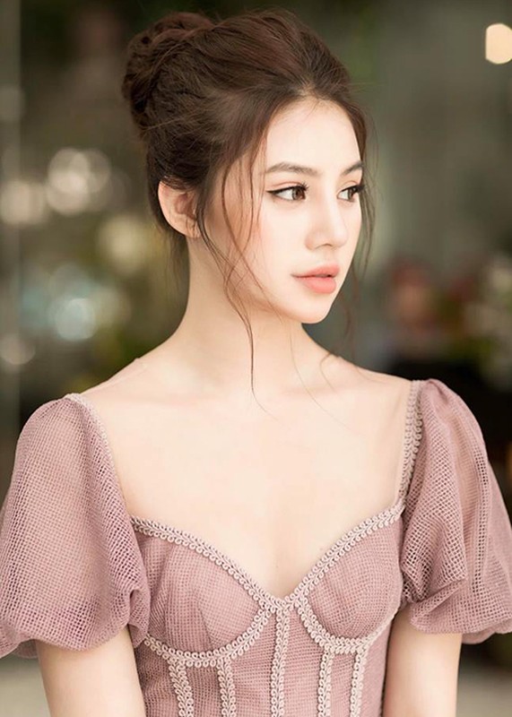 Duong cong Hoa hau Jolie Nguyen nghi hen ho sao Chelsea 450 ty-Hinh-12